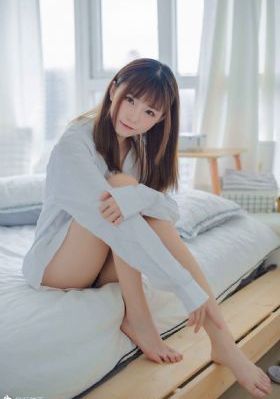 自己撅着屁股扒开腚眼子让人看_HD在线观看完整版